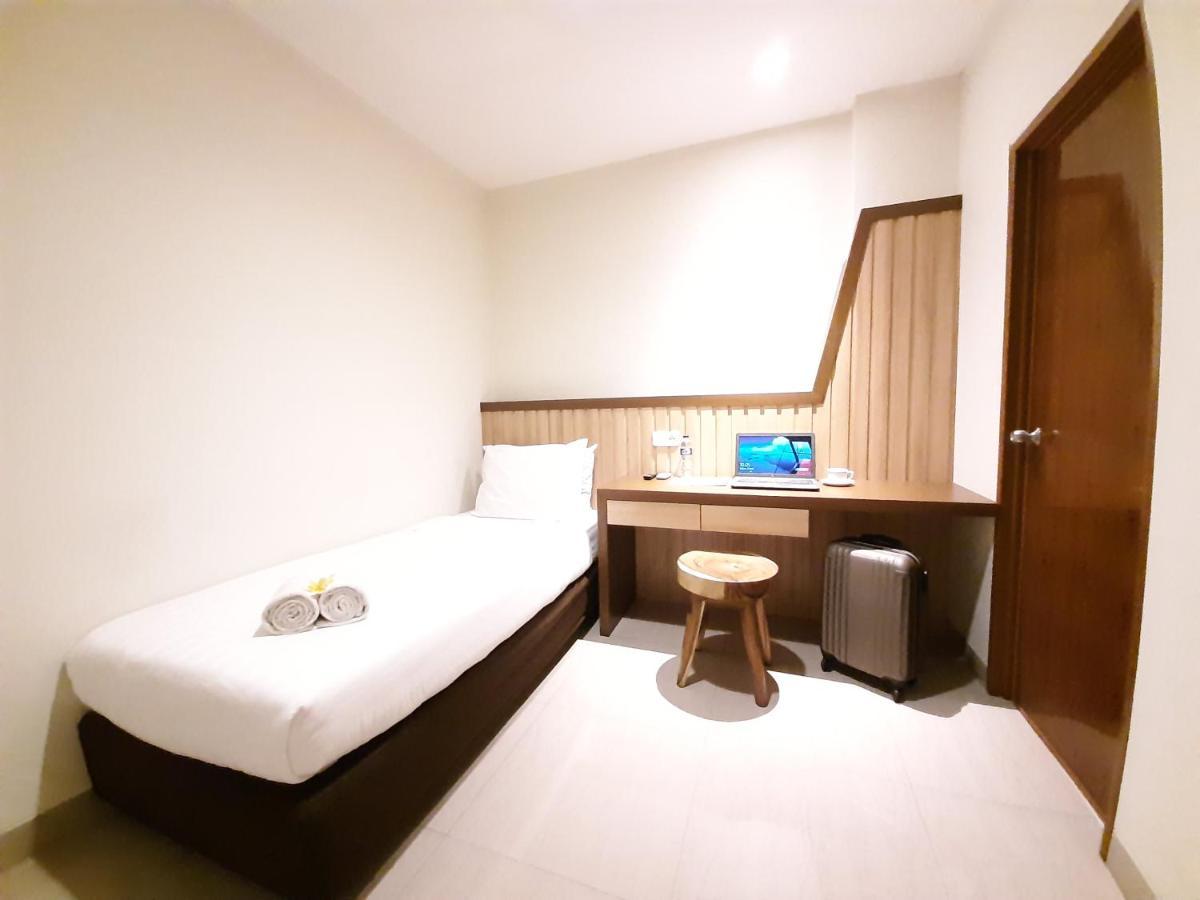 Hotel Pantes Kota Lama Семаранг Экстерьер фото