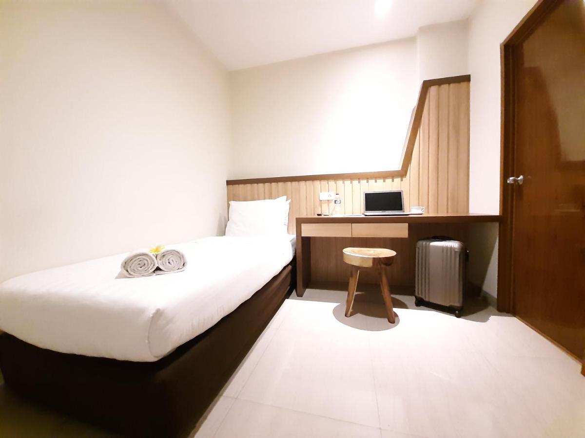 Hotel Pantes Kota Lama Семаранг Экстерьер фото